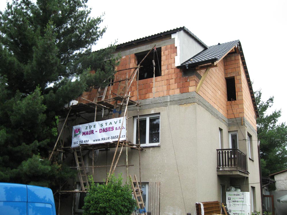 Přístavba patra RD Horní Počernice